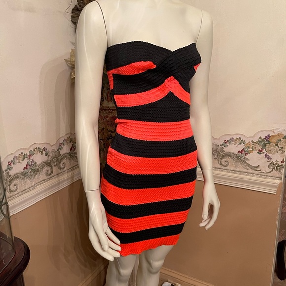 Strapless Bandeau Bandage Hook & Eye Bodycon Dress. - Picture 1 of 7